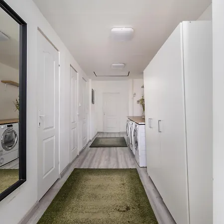 5 Bedrooms Keleti-home Apartment *