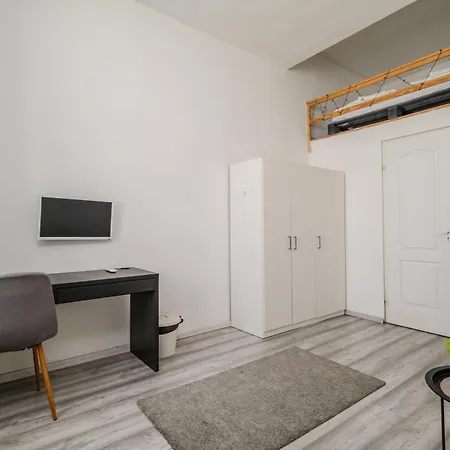 5 Bedrooms Keleti-home