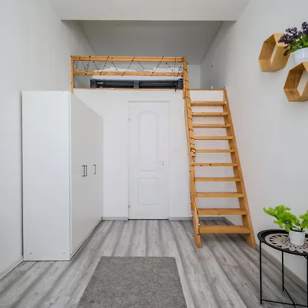 5 Bedrooms Keleti-home Appartamento