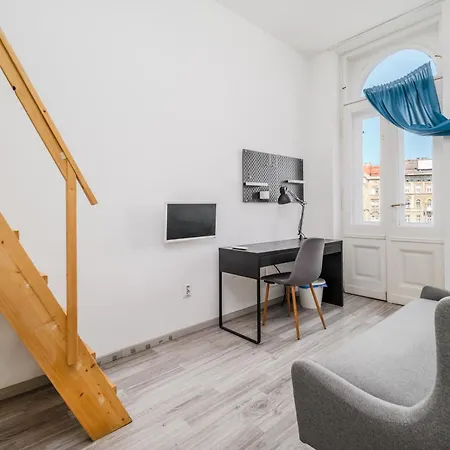 5 Bedrooms Keleti-home Appartamento *