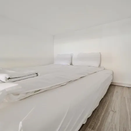 5 Bedrooms Keleti-home Apartment